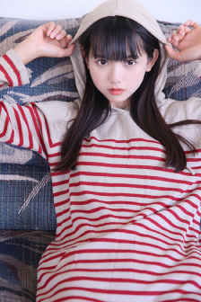 两只奶被男朋友摸得大小不一